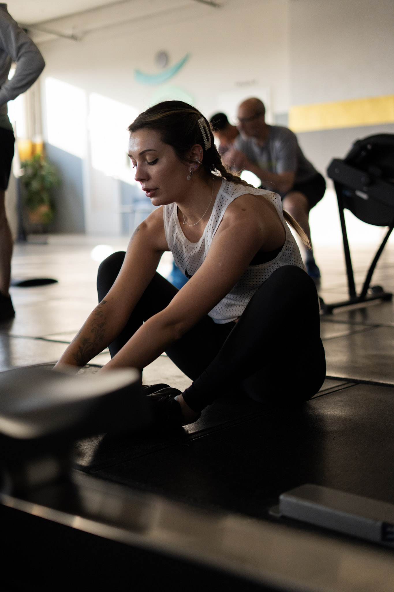 CrossFit Zollhafen Mainz Athletin beim Rudern Cool-down